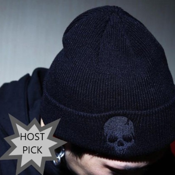 Other - Black knitted skull beanie